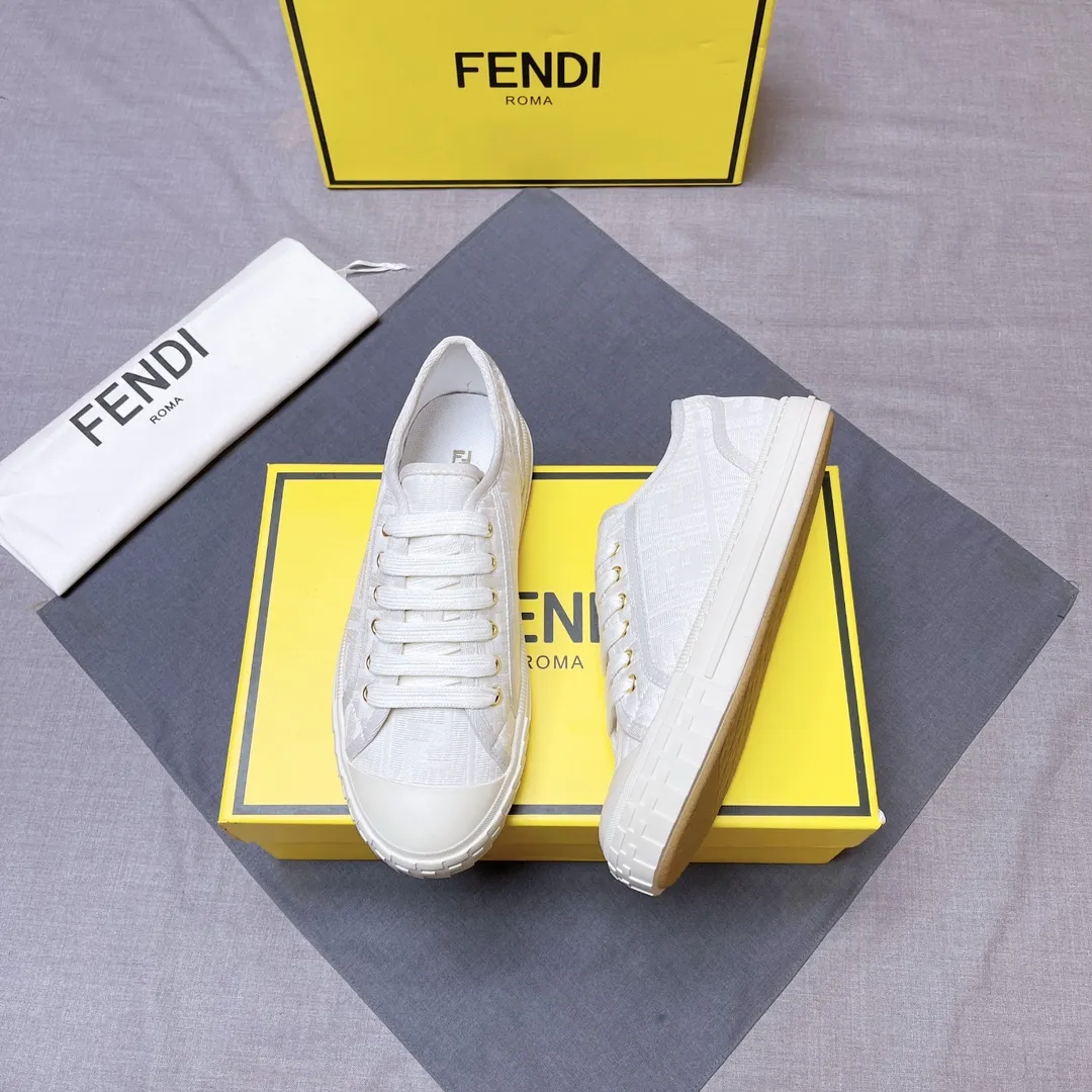 P380 men's shoes 💰Fendǐ Domino sneakers with jacquard FF pattern, embossed FF pattern on the toe, canvas upper, TPU customized outsole Size: 38-45 (customized for 45) No. 018